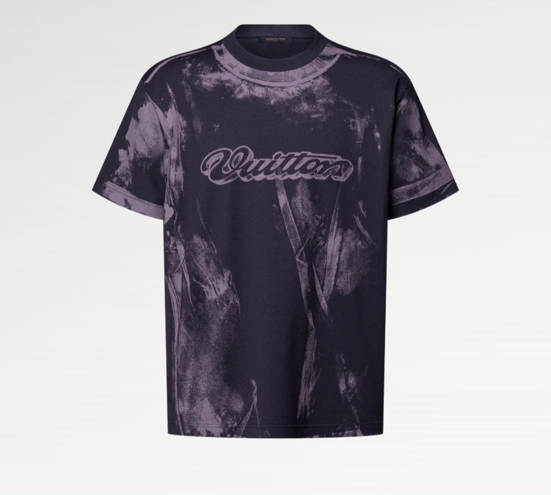 T-shirt LV con firma Vuitton sovrastampata