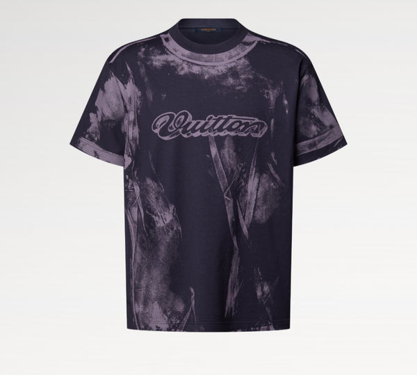 T-shirt con firma Vuitton sovrastampata